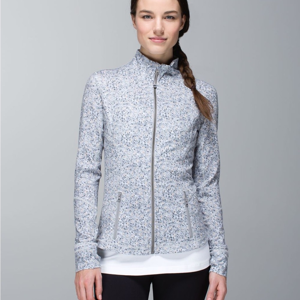 Lululemon Forme Jacket *Cuffins in Petite Fleur Silver Spoon size 6